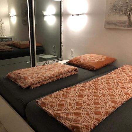 Wunderschoenes 2 Zimmer Apartment Zentrum Goldstadt 포르츠하임 외부 사진