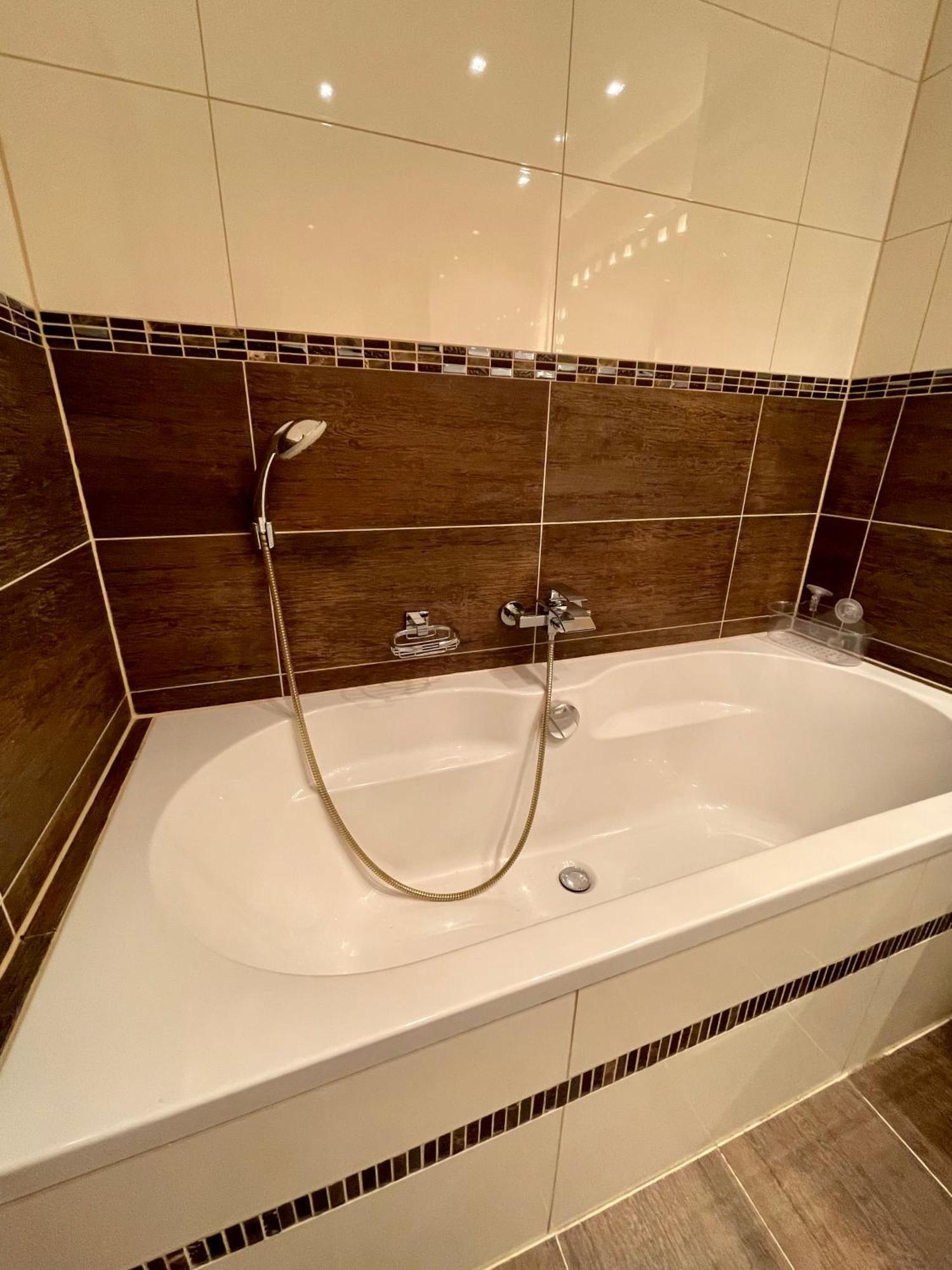 Wunderschoenes 2 Zimmer Apartment Zentrum Goldstadt 포르츠하임 외부 사진